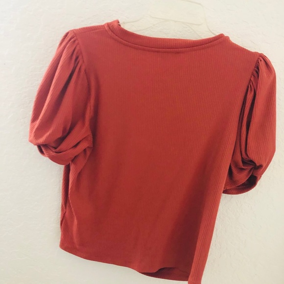 Cropped Ribbed Top - Picture 2 of 4